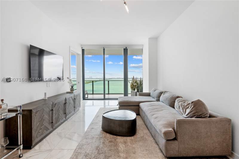 2 bedroom Condominium at 480 NE 31st St 2405, Gran Paraiso Condo, Miami — photo 5