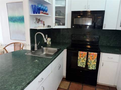 345 Ocean Dr 303, Miami Beach FL - photo 10 of 24