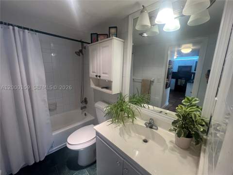 345 Ocean Dr 303, Miami Beach FL - photo 16 of 24