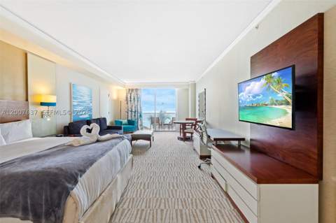 18001 Collins Ave 511, Sunny Isles Beach FL - photo 6 of 30