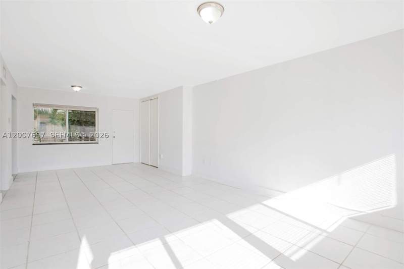 1 bedroom Condominium at 10001 W Bay Harbor Dr 208, Ambassador Place Condo, Bay Harbor Islands — photo 4