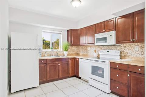 10001 W Bay Harbor Dr 208, Bay Harbor Islands FL - photo 9 of 15