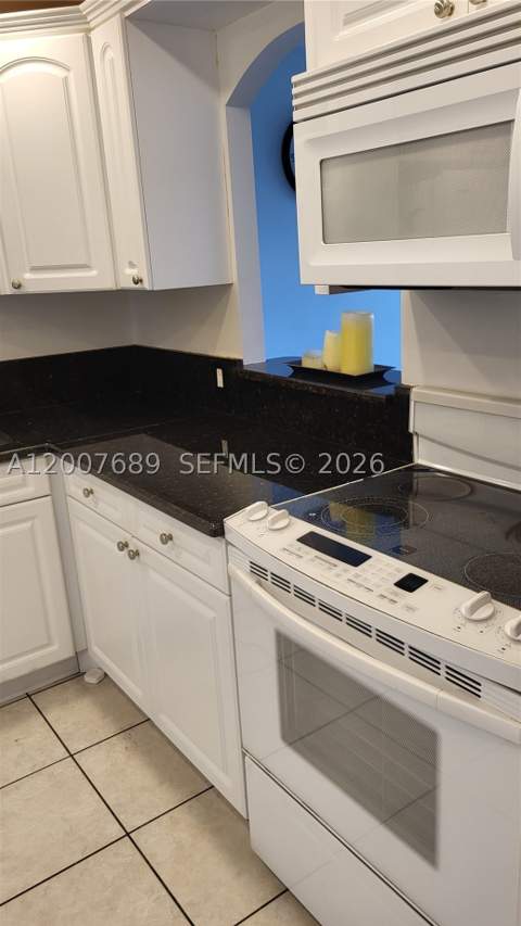 3475 N Country Club Dr 409, Aventura FL - photo 10 of 24