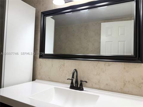 1850 W 56th St 2404, Hialeah FL - photo 12 of 18