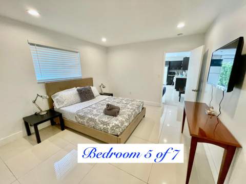 88 NE 154th Street, North Miami Beach FL - photo 14 of 43