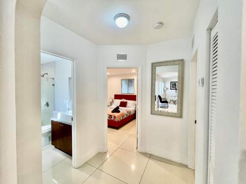 88 NE 154th Street, North Miami Beach FL - photo 9 of 43