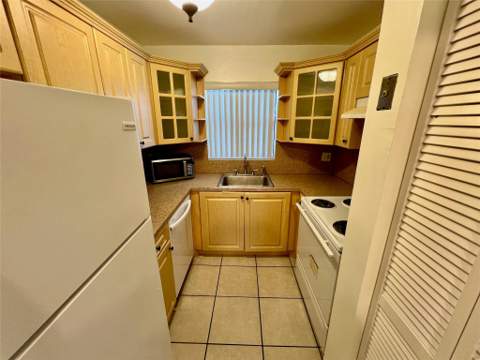 13500 NE 3rd Court 412, North Miami FL - photo 14 of 18