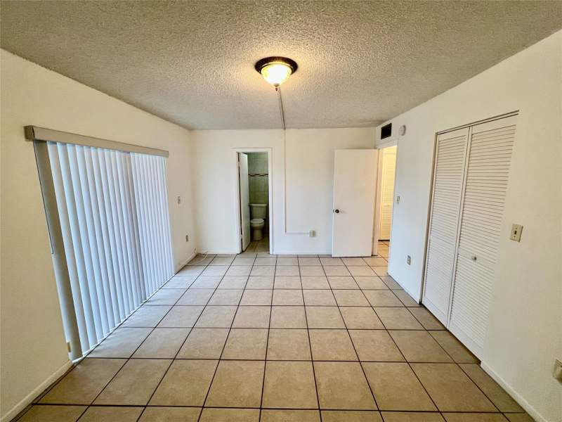 1 bedroom Condominium at 13500 NE 3rd Court 412, BROOKVIEW CONDO, North Miami — photo 3