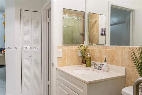 8419 NW 193rd Ln, Hialeah FL - photo 22 of 37