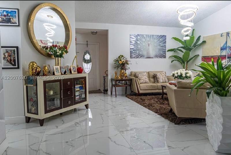 3 bedroom SingleFamilyResidence at 8419 NW 193rd Ln, Westbrooke At Avalon Sec, Hialeah — photo 4