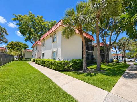 9730 Hammocks Blvd 201-28, Miami FL - photo 22 of 24