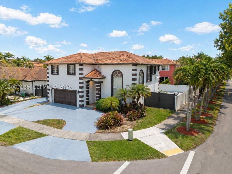 4 bedroom SingleFamilyResidence at 5161 SW 159th Ct, Wonderly Estates Sec 3, Miami — photo 2