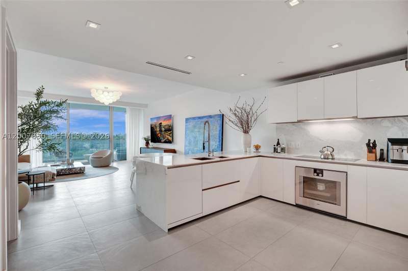 1 bedroom Condominium at 10201 Collins Ave 404, Oceana Bal Harbour Condo, Bal Harbour — photo 2