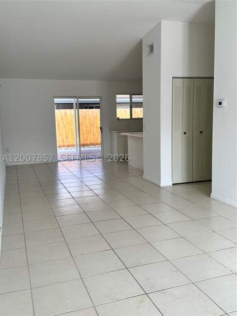 18388 NW 75th Psge 2603, Hialeah FL - photo 10 of 31