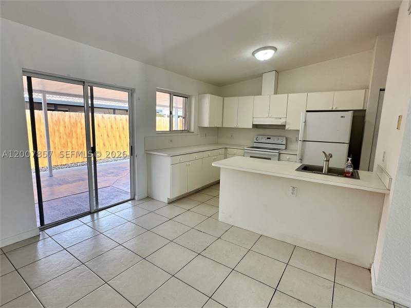 2 bedroom Townhouse at 18388 NW 75th Psge 2603, Gabriella Condo North, Hialeah — photo 4