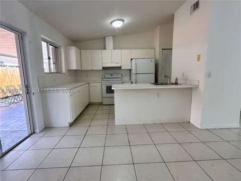 18388 NW 75th Psge 2603, Hialeah FL - photo 7 of 31