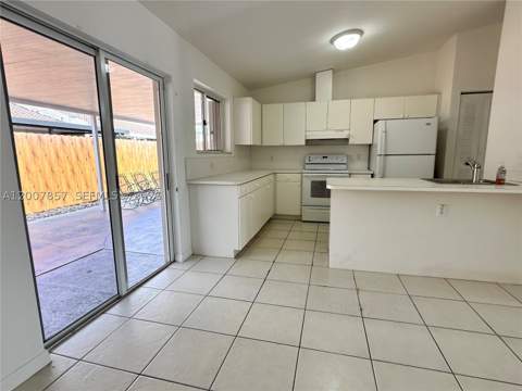 18388 NW 75th Psge 2603, Hialeah FL - photo 9 of 31
