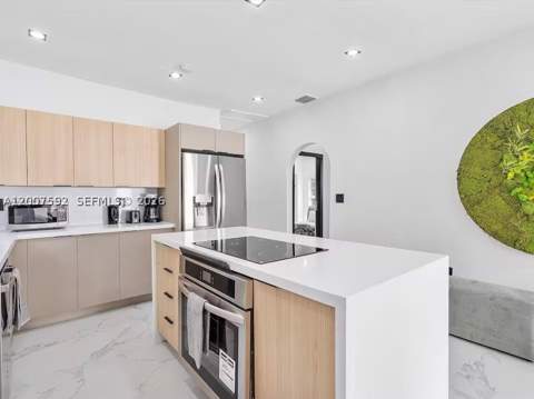 545 NW 52nd St, Miami FL - photo 13 of 35