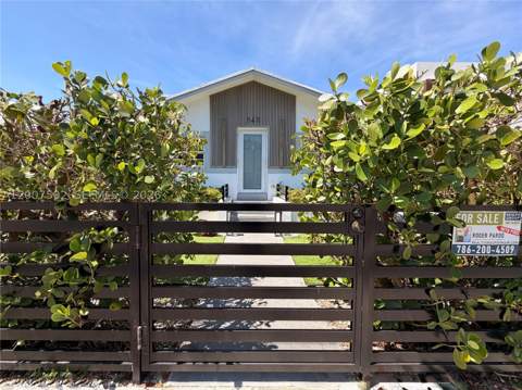 545 NW 52nd St, Miami FL - photo 9 of 35