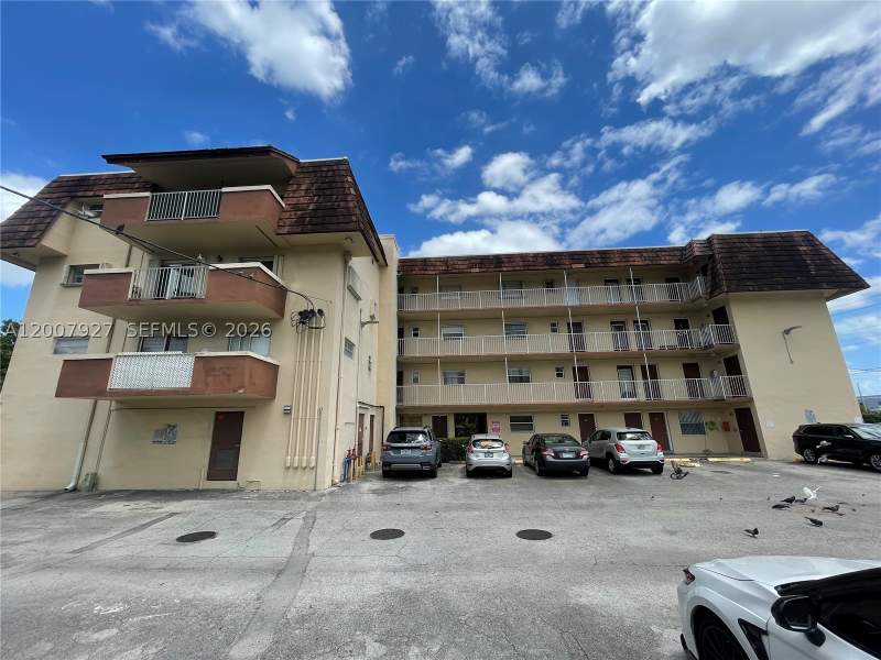 2 bedroom Condominium at 680 Miller Dr W401, Springs Towers Condo, Miami Springs — photo 2