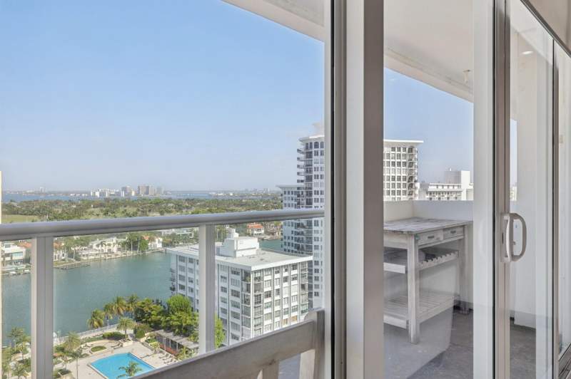 2 bedroom Condominium at 5601 Collins Avenue 1716, The Pavilion, Miami Beach — photo 4