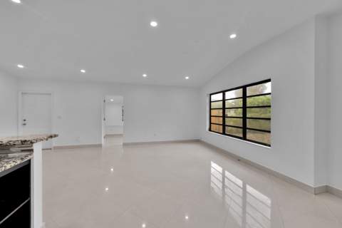 17551 NE 5th Avenue, North Miami Beach FL - photo 13 of 29
