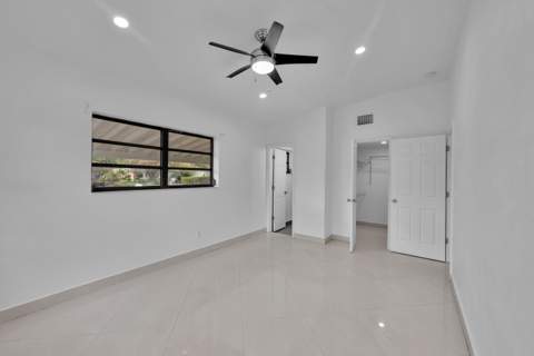 17551 NE 5th Avenue, North Miami Beach FL - photo 22 of 29