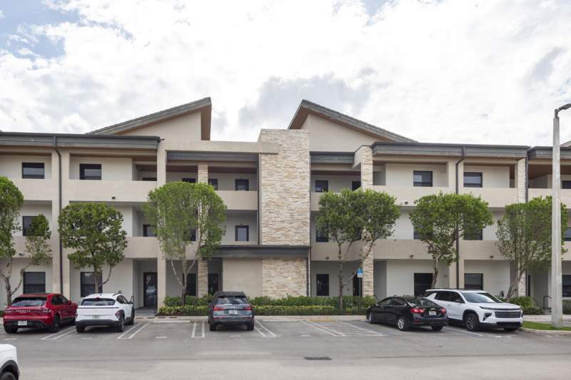 2 bedroom Condominium at 7925 NW 104th Avenue 24, Apex At Park Central Condo, Doral — photo 3