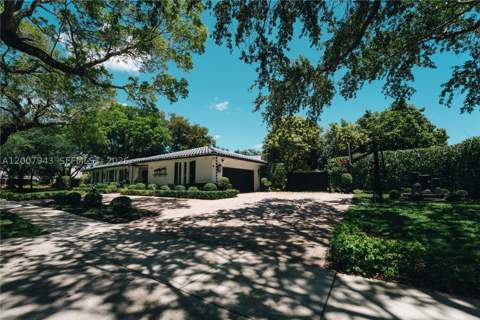 16241 W Troon Cir, Miami Lakes FL - photo 8 of 75