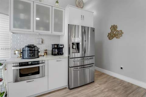10048 SW 221st St, Cutler Bay FL - photo 13 of 32