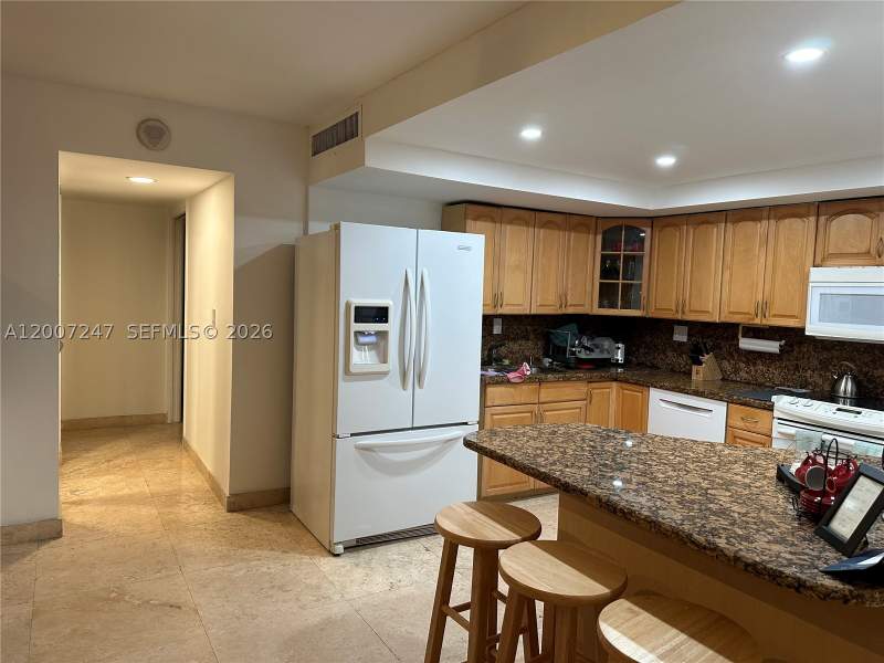 2 bedroom Condominium at 2100 Sans Souci Blvd B811, Bayview Towers Condo Nort, North Miami — photo 4