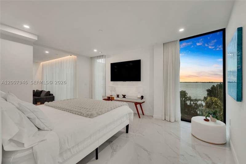 3 bedroom SingleFamilyResidence at 11 Century Ln, Belle Isle Villas, Miami Beach — photo 5
