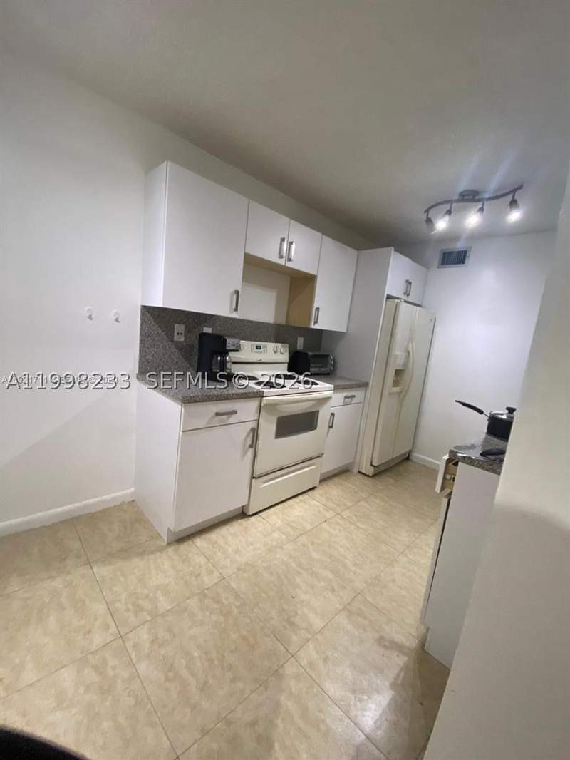 2 bedroom Condominium at 9761 NW 46th Ter 107, The Greens At Doral Condo, Doral — photo 3