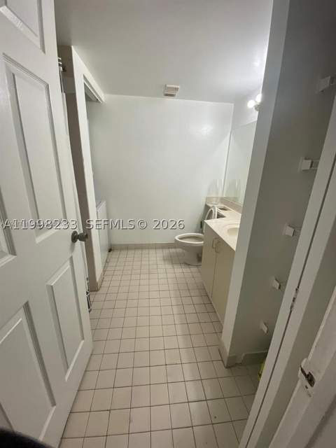 9761 NW 46th Ter 107, Doral FL - photo 8 of 11