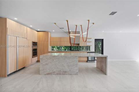 550 S Shore Dr, Miami Beach FL - photo 19 of 38