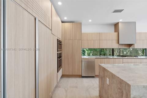 550 S Shore Dr, Miami Beach FL - photo 21 of 38