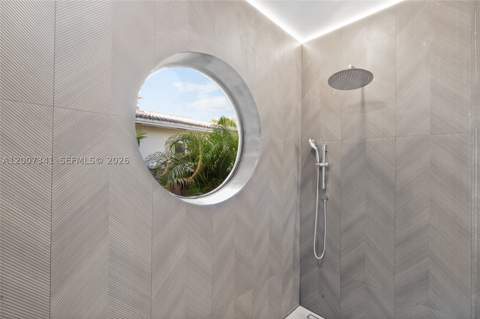550 S Shore Dr, Miami Beach FL - photo 24 of 38