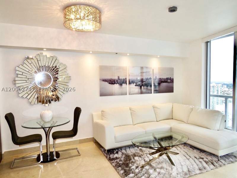 1 bedroom Condominium at 465 Brickell Ave 5704, Icon Brickell I, Miami — photo 3