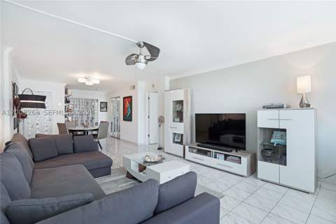245 18th St 605, Miami Beach FL - photo 11 of 18