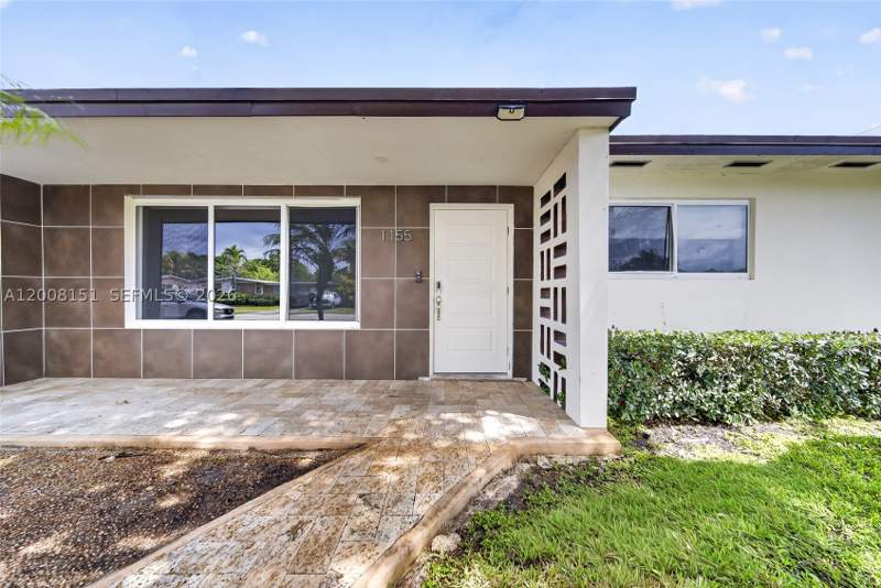 4 bedroom SingleFamilyResidence at 1155 NE 184th St, Lake Park Manor Replat, Miami — photo 4