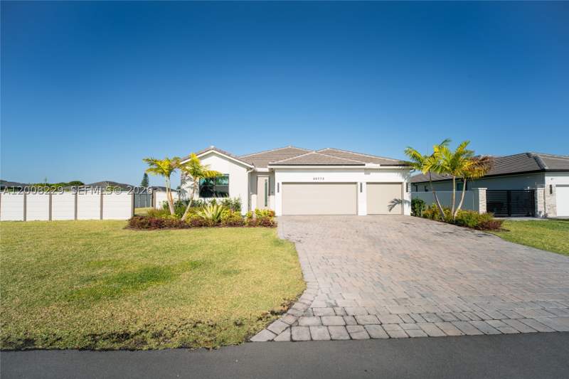 4 bedroom SingleFamilyResidence at 30772 SW 192nd Ct, Estrella Square, Homestead — photo 2