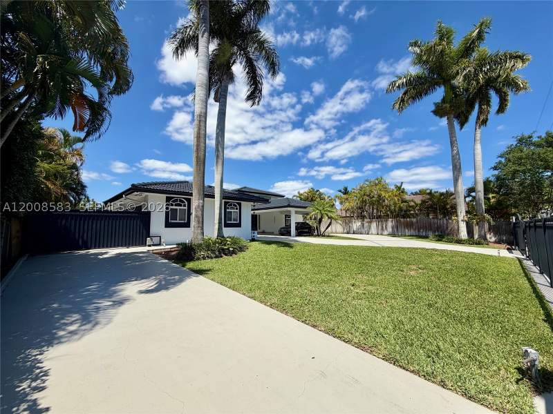 5 bedroom SingleFamilyResidence at 13431 SW 32nd St, J G Heads Farms Sub, Miami — photo 2