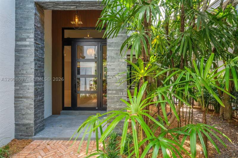 5 bedroom SingleFamilyResidence at 7291 SW 47th Ct, University Place, Miami — photo 2