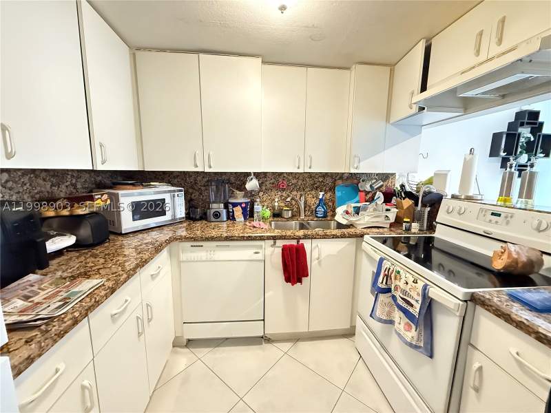 2 bedroom Condominium at 12605 SW 91st St 219, The Shamrock Condo, Miami — photo 5
