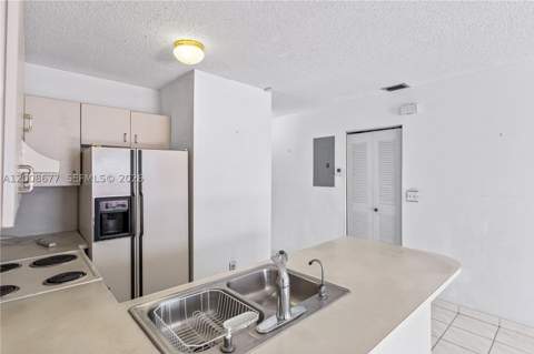 8800 NW 118th St, Hialeah Gardens FL - photo 12 of 20