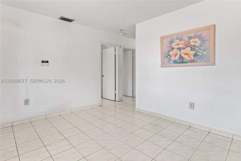 3 bedroom SingleFamilyResidence at 8800 NW 118th St, Biltmore Manor Sec 1, Hialeah Gardens — photo 4