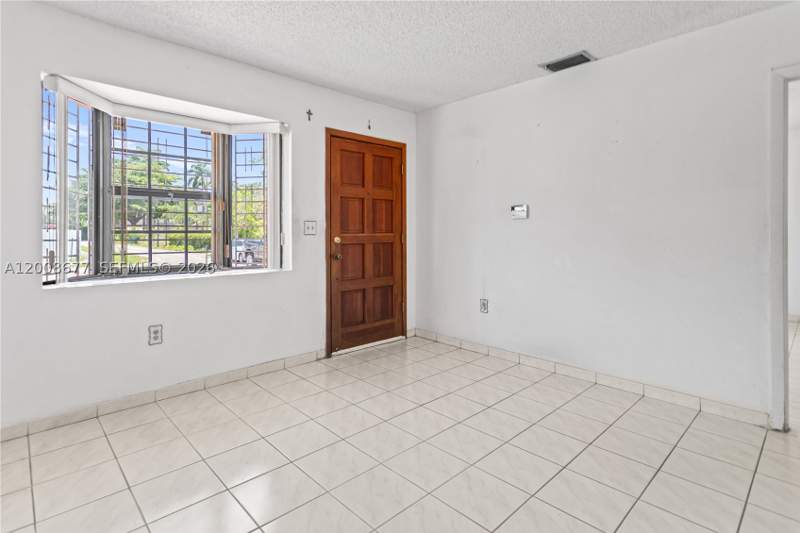 3 bedroom SingleFamilyResidence at 8800 NW 118th St, Biltmore Manor Sec 1, Hialeah Gardens — photo 5