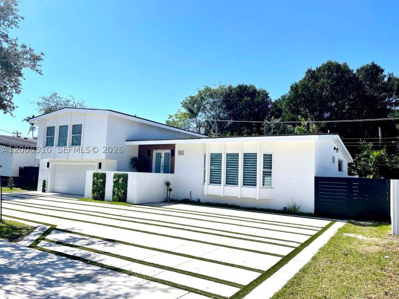 5 bedroom SingleFamilyResidence at 19960 Highland Lakes Blvd, Highland Lakes Sec 2, Miami — photo 2