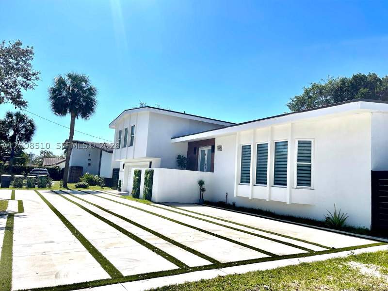 5 bedroom SingleFamilyResidence at 19960 Highland Lakes Blvd, Highland Lakes Sec 2, Miami — photo 4