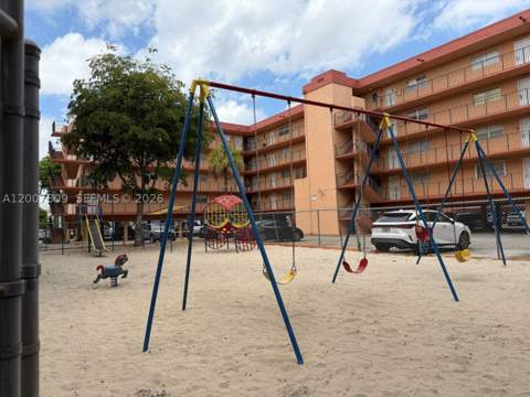 1910 W 56th St 3121B, Hialeah FL - photo 13 of 51